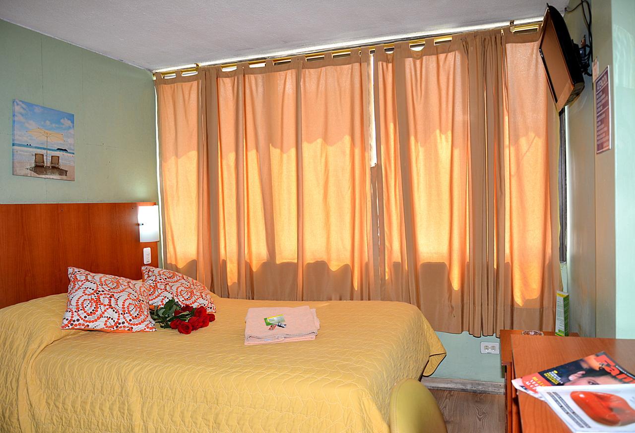 Hostal Terra 1 - Andalucia Quito Ngoại thất bức ảnh