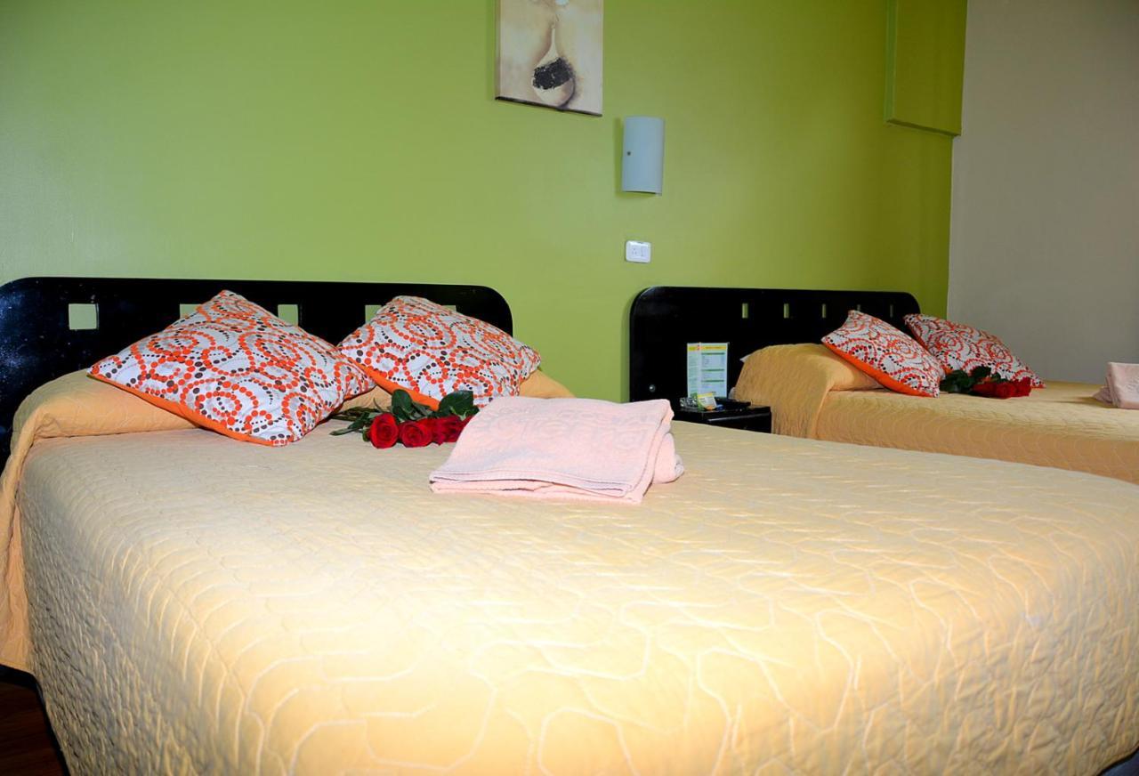 Hostal Terra 1 - Andalucia Quito Ngoại thất bức ảnh